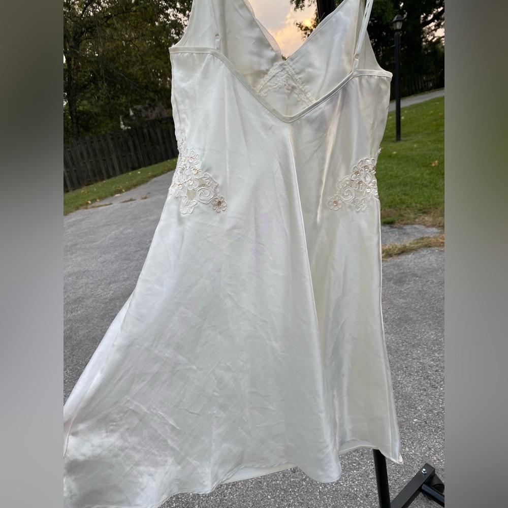 Vintage Victoria’s Secret Beige Knee-Length Nightgown with Lace/Sequin Details
